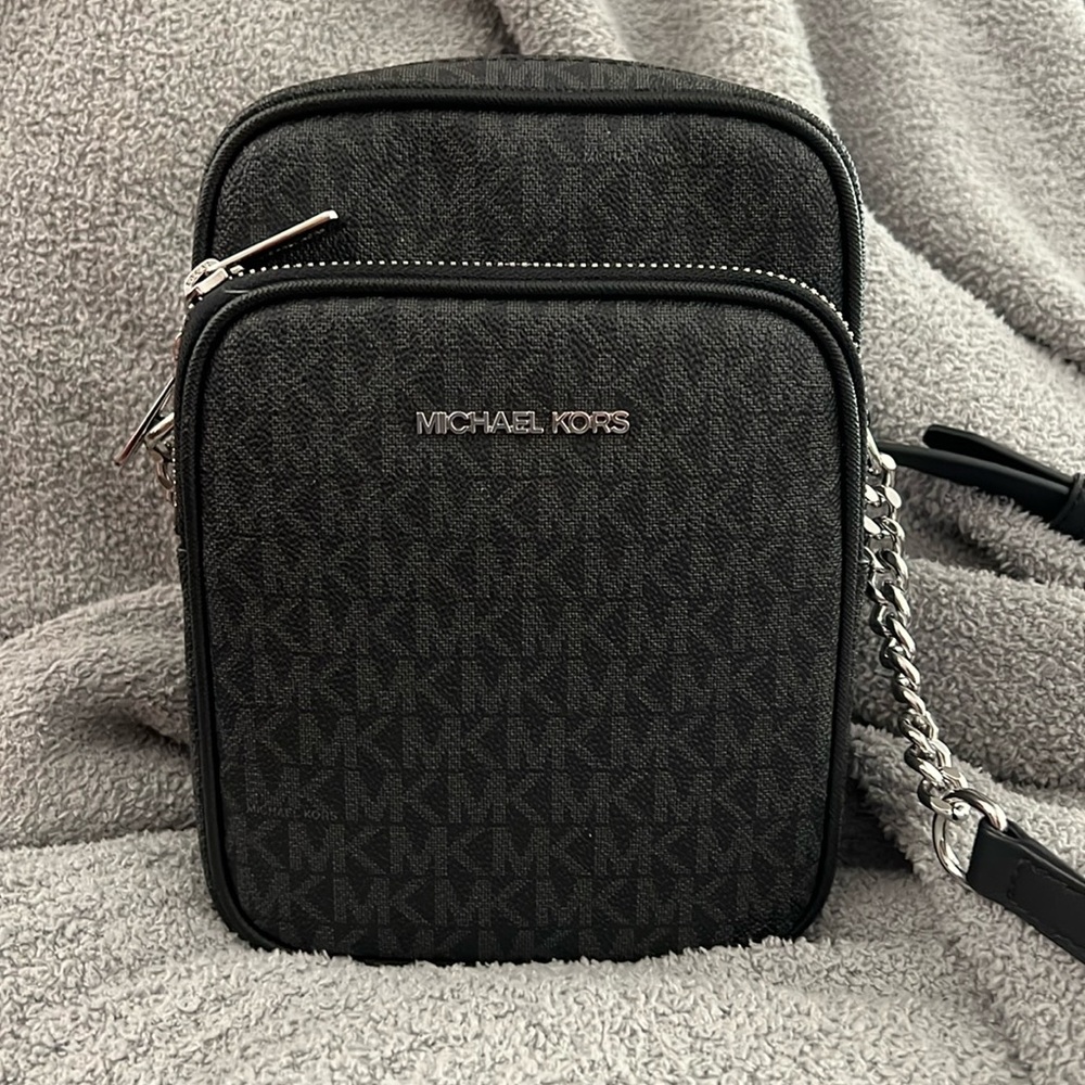 Michael Kors Jet Set Travel Medium Logo Crossbody Bag - Picture 2 of 8